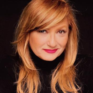 Shana Dirik (Helena Rubenstein) Co-Stars in War Paint by The Umbrella Stage Company